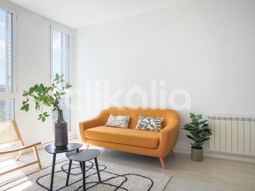 Piso con piscina en venta en Latina