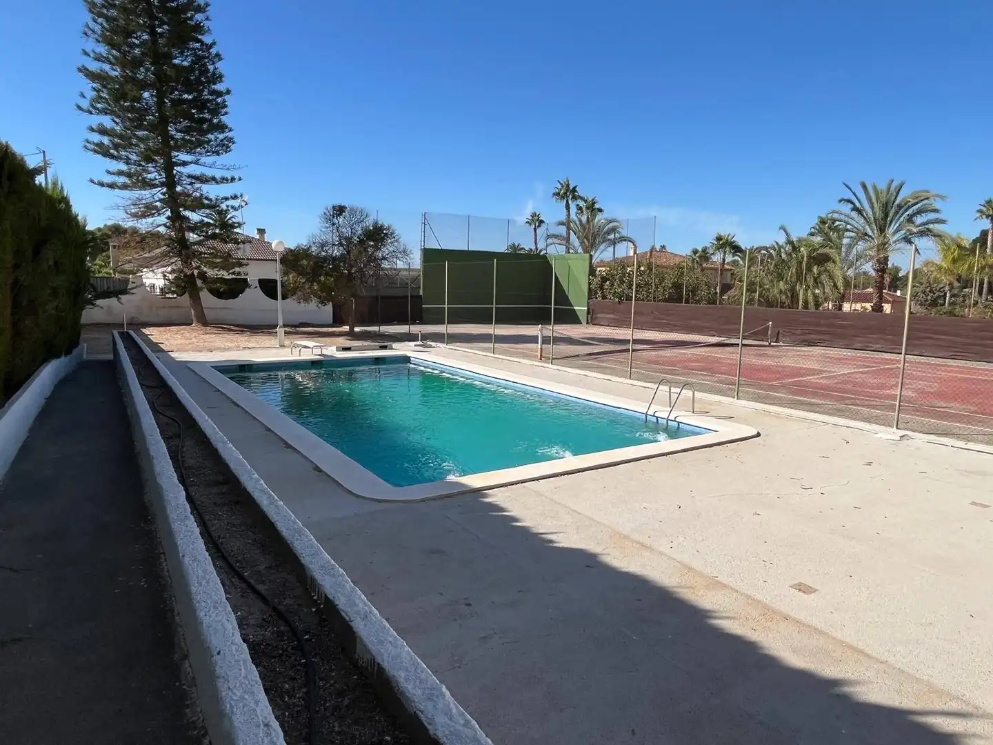 Piscina de Casa o chalet en venta en Elche / Elx con Aire acondicionado, Jardín privado y Trastero
