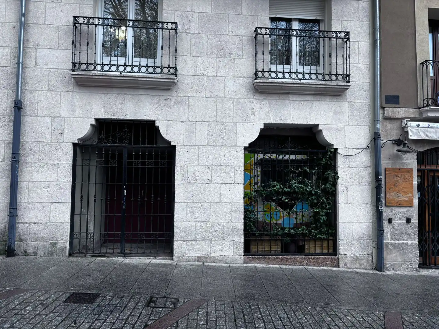 Vista exterior de Local en venda en Burgos