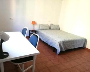 Bedroom of Flat to share in  Valencia Capital