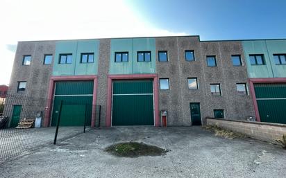 Vista exterior de Nau industrial en venda en Llinars del Vallès