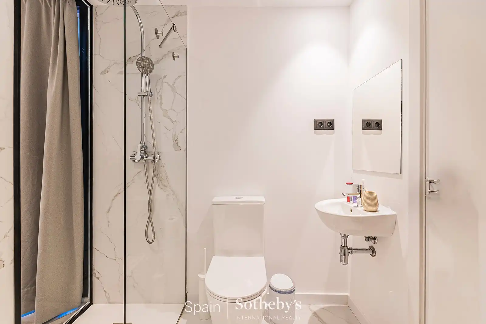 Apartment with lift for sale in Carrer del Consell de Cent, imagen 14