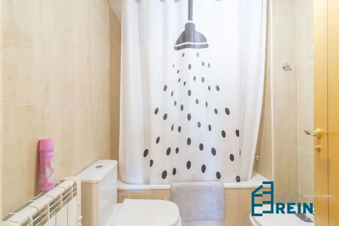 Bathroom of Flat for sale in Recas  with Air Conditioner and Heating