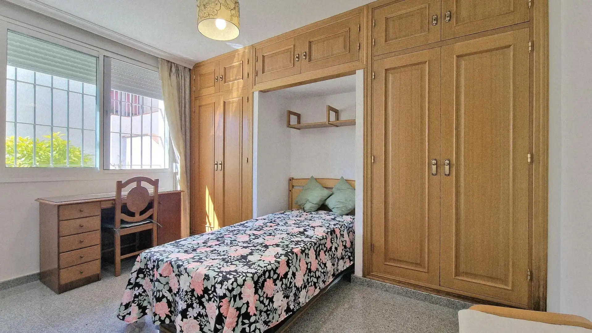 Dormitori de Casa o xalet en venda en Mijas amb Aire condicionat, Jardí privat i Terrassa