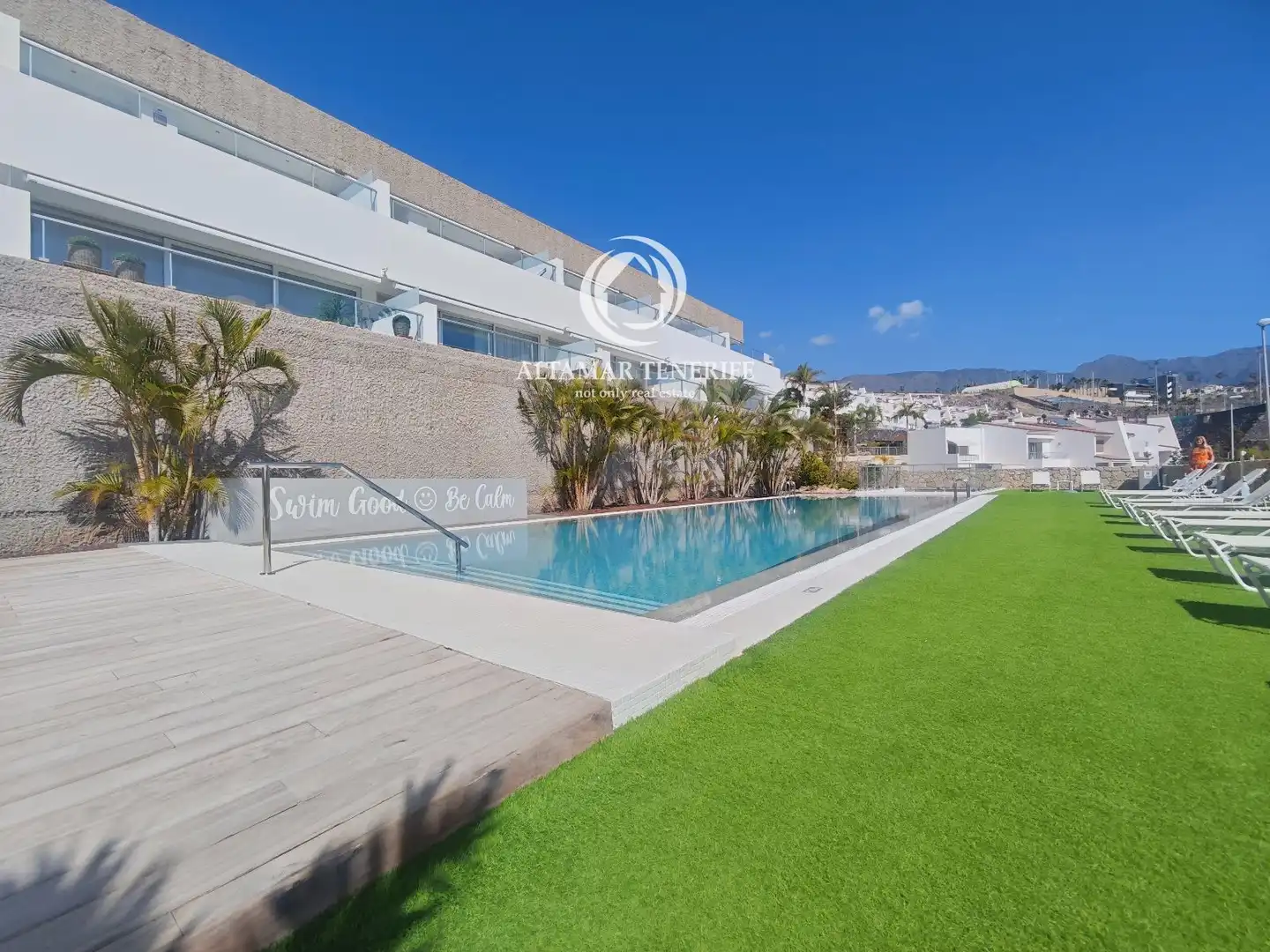 Vista exterior de Apartamento en venta en Adeje con Terraza, Trastero y Piscina