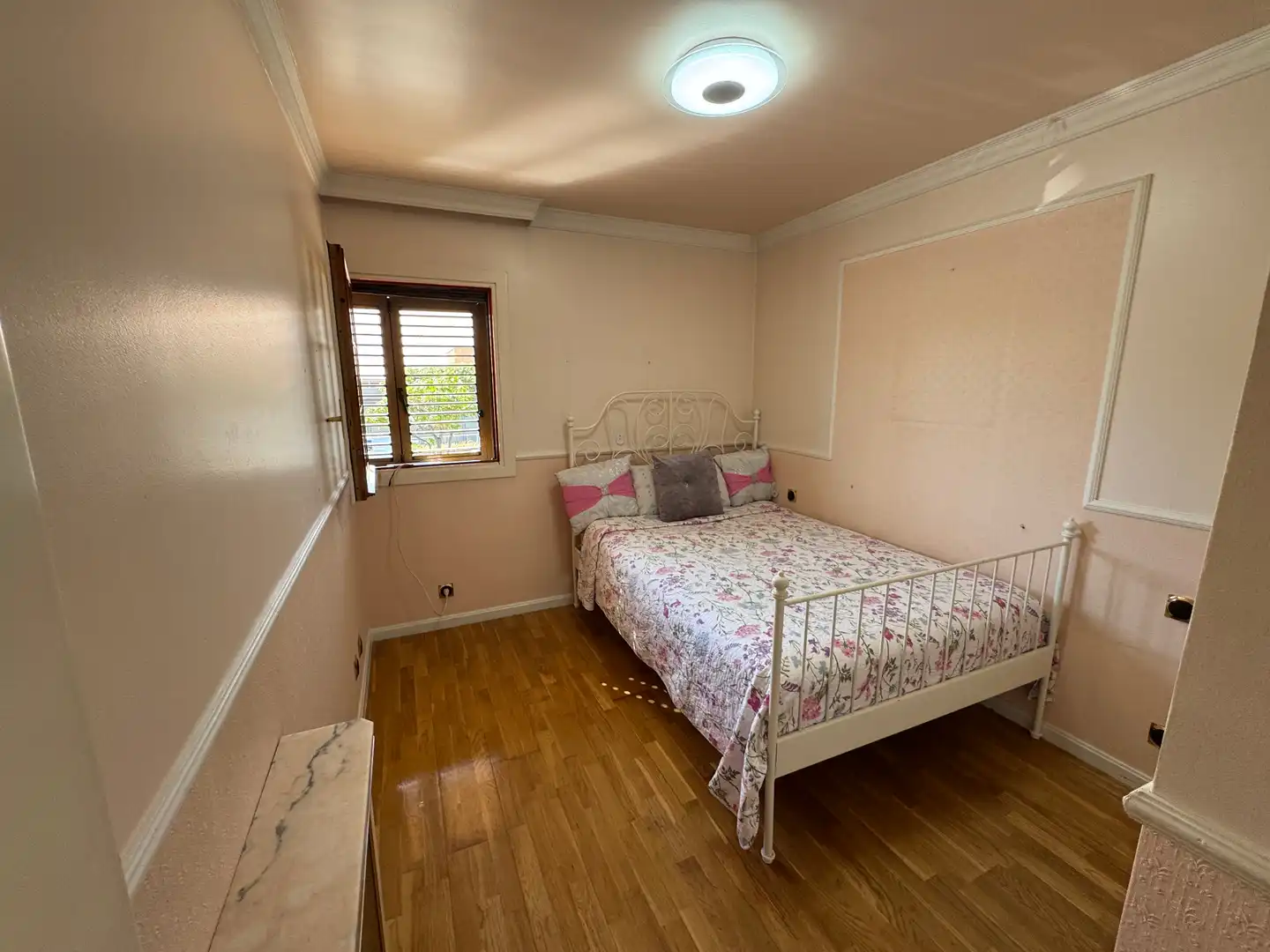 Schlafzimmer von Einfamilien-Reihenhaus zum Verkauf in Badalona mit Klimaanlage, Heizung und Parkett