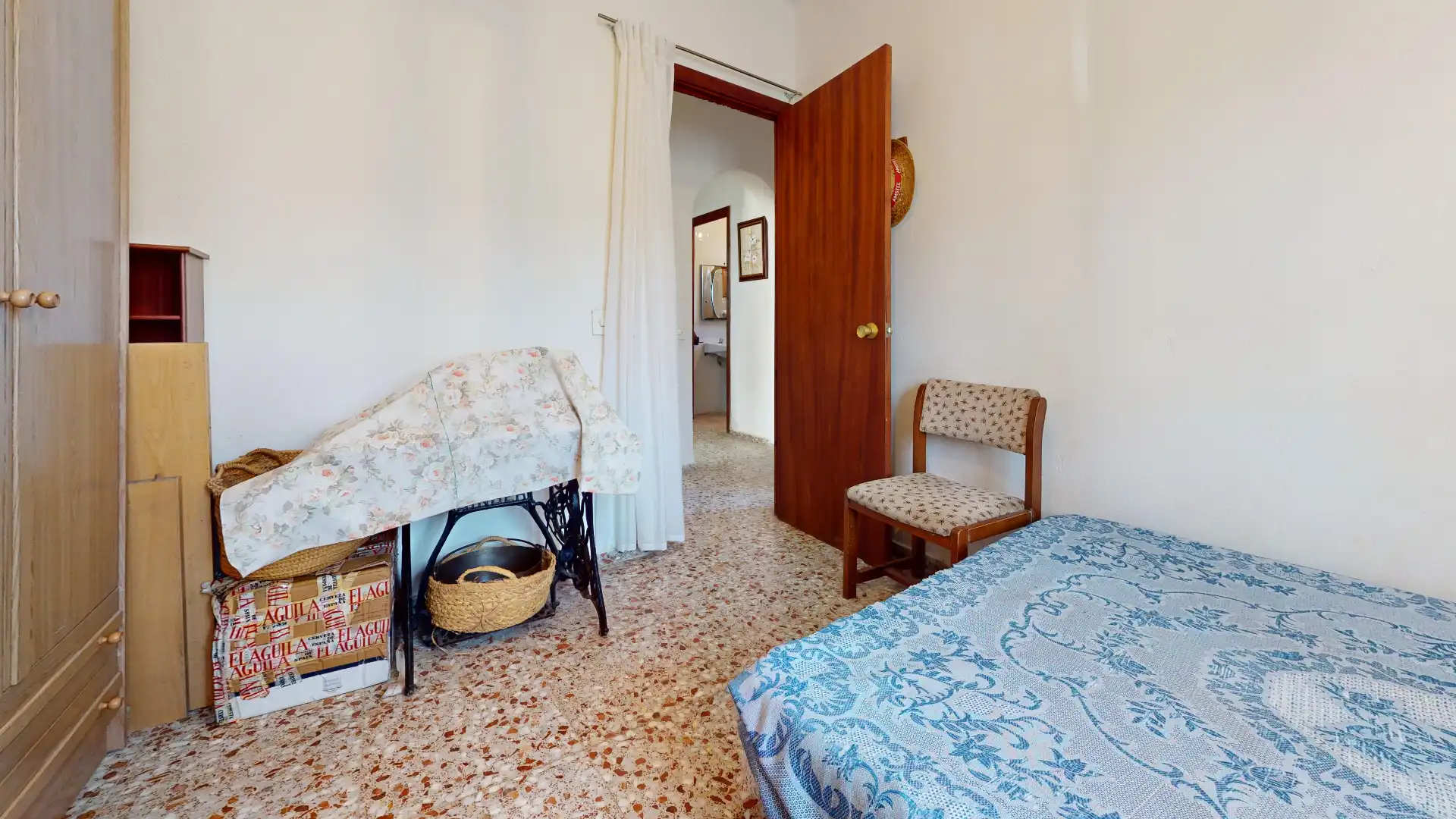 Habitación de Casa o chalet en venta en Vilamarxant con Jardín privado, Piscina y Amueblado