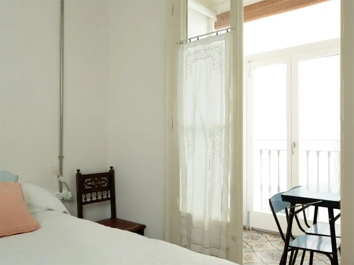 Schlafzimmer von Wohnung zur Miete in  Barcelona Capital mit Klimaanlage und Balkon