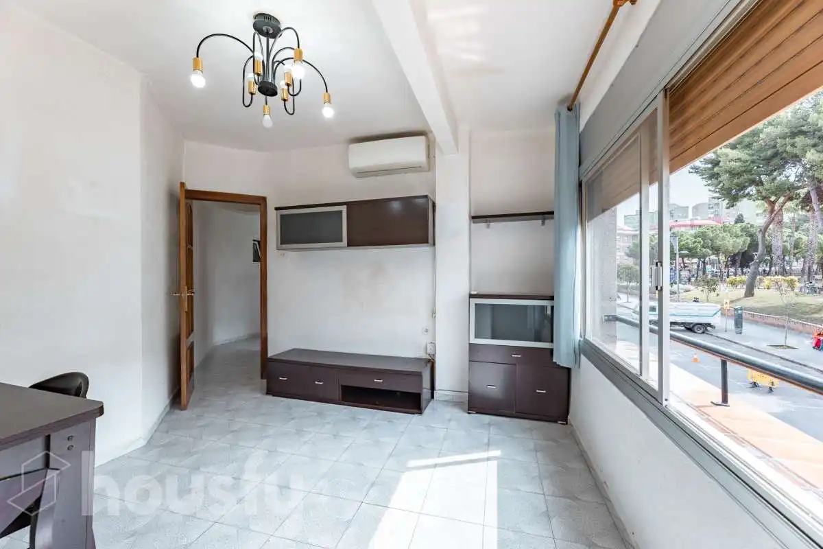 Bedroom of Flat for sale in Cornellà de Llobregat  with Air Conditioner