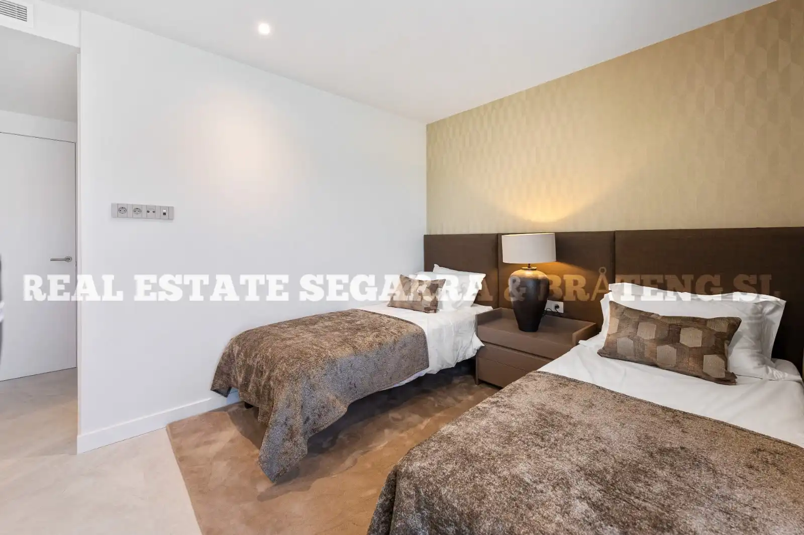 Bedroom of Attic for sale in Marbella  with Air Conditioner, Heating and Terrace