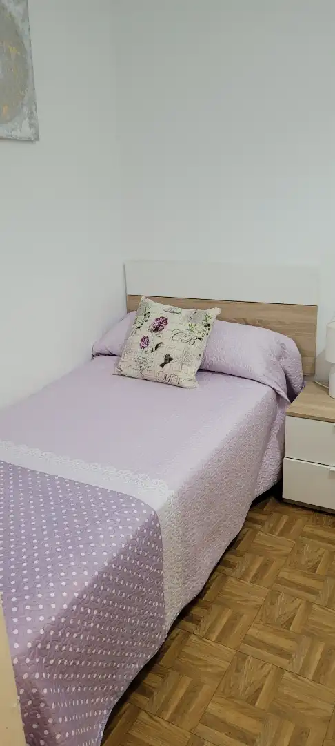 Schlafzimmer von Wohnung zur Miete in Cuenca mit Heizung, Möbliert und Ofen