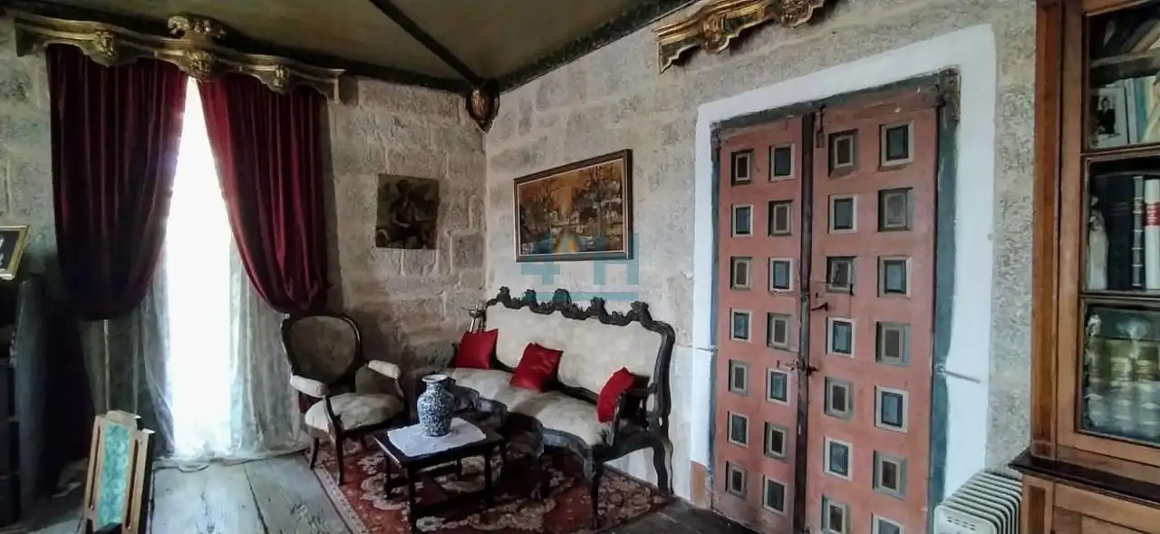 Finca rústica en venta en Beade  con Jardín privado y Amueblado