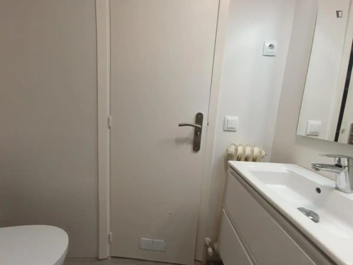 Room in Mendebaldea - Ermitagaña