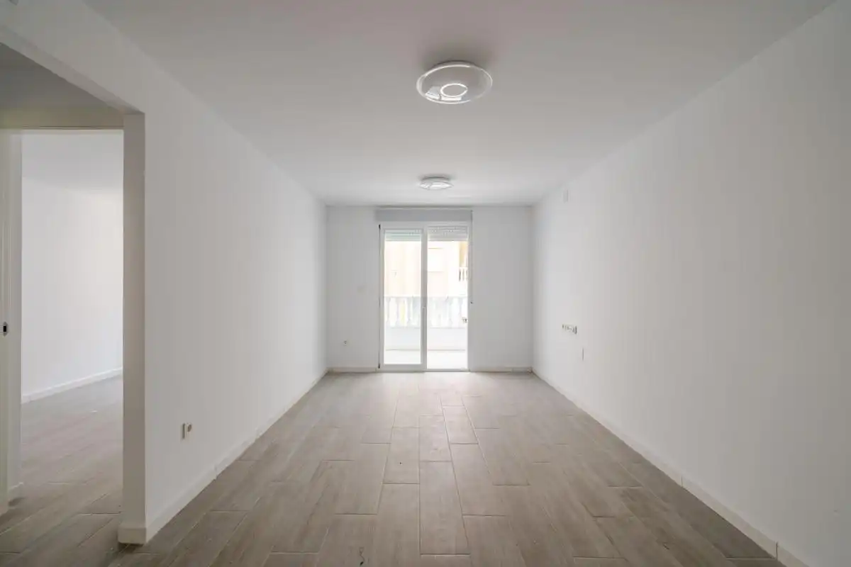 Piso en venta en Torrevieja con Calefacción, Terraza y Balcón