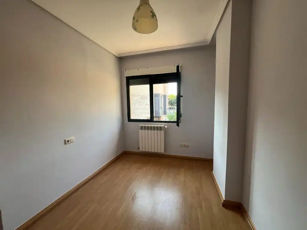 Dormitori de Casa o xalet de lloguer en Albacete amb Calefacció, Parquet i Terrassa
