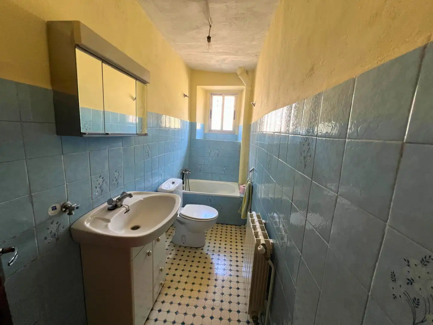 Bathroom of Flat for sale in Valdeolea  with Furnished