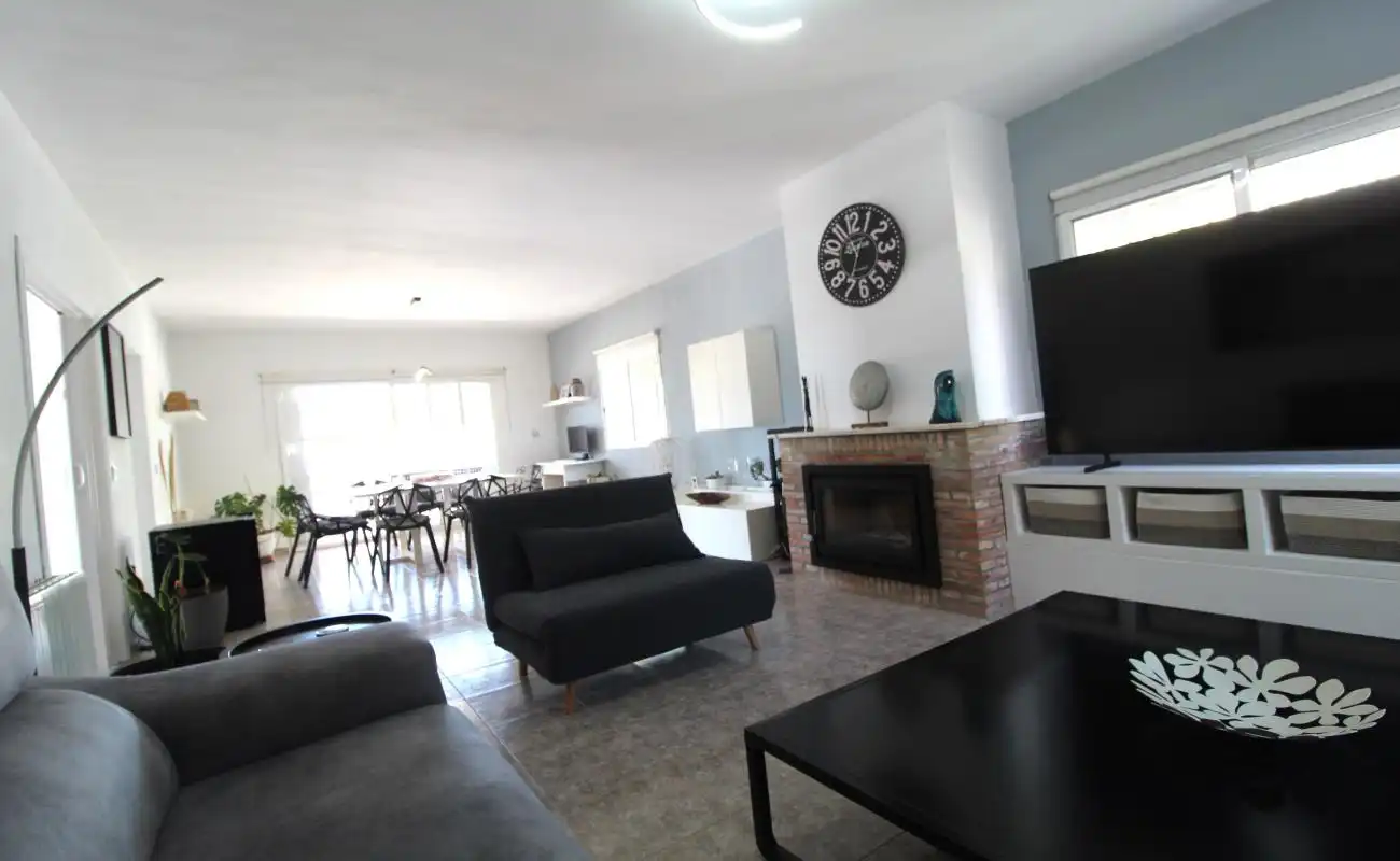 Sala de estar de Casa o chalet en venta en L'Eliana con Aire acondicionado, Calefacción y Jardín privado