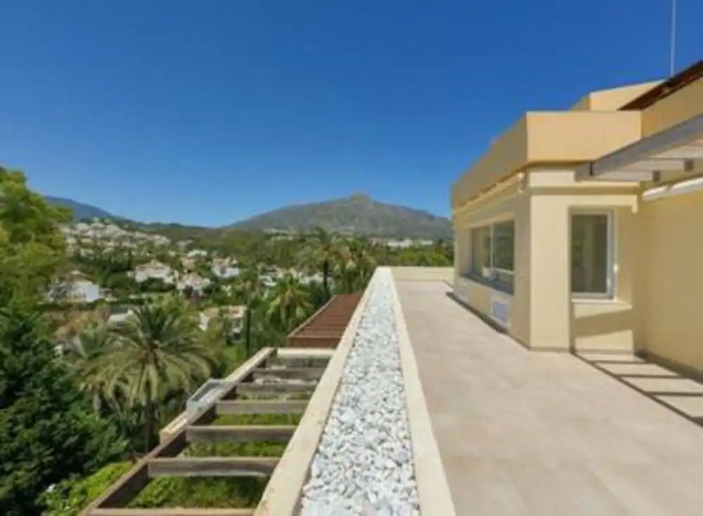 Penthouse with pool for sale in Nueva Andalucía, imagen 4