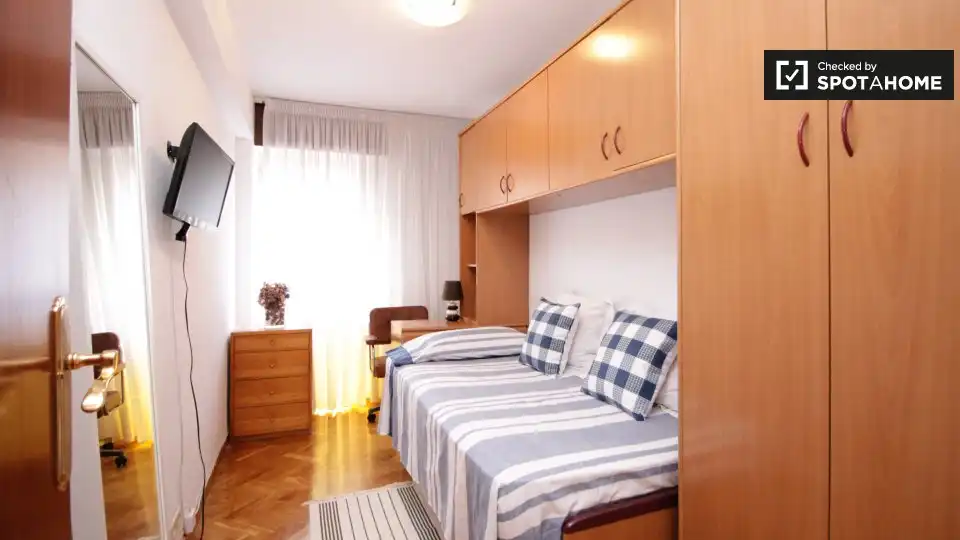 Habitació a Sant Martí de Provençals