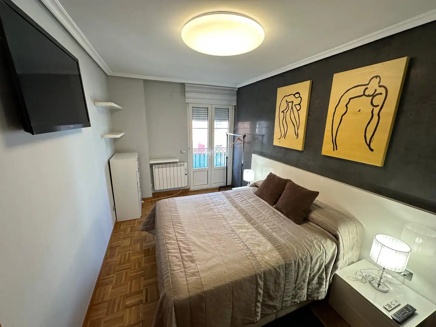 Habitación de Apartamento de alquiler en Burgos con Calefacción, Amueblado y Balcón