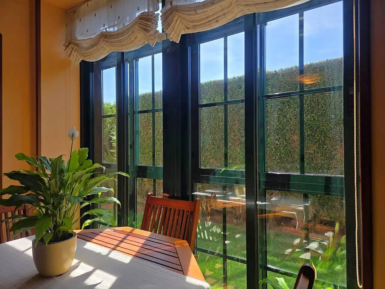 Esszimmer von Einfamilien-Reihenhaus zum Verkauf in Sada (A Coruña) mit Klimaanlage, Heizung und Privatgarten