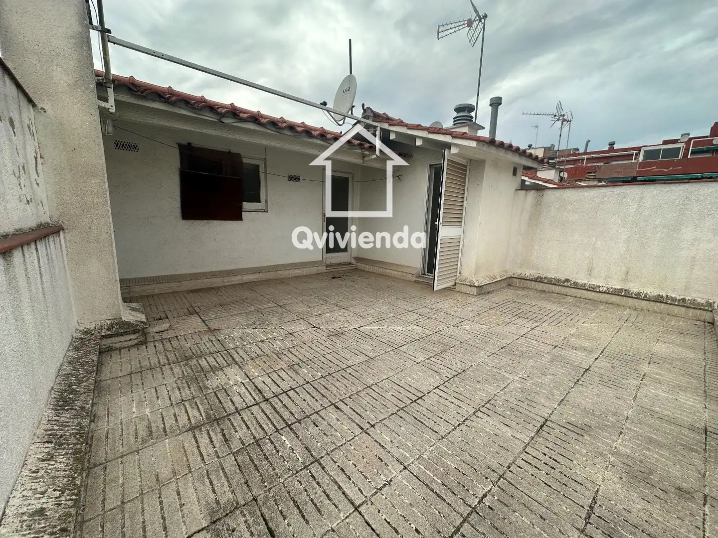 Vista exterior de Casa adosada en venta en Santa Perpètua de Mogoda con Trastero