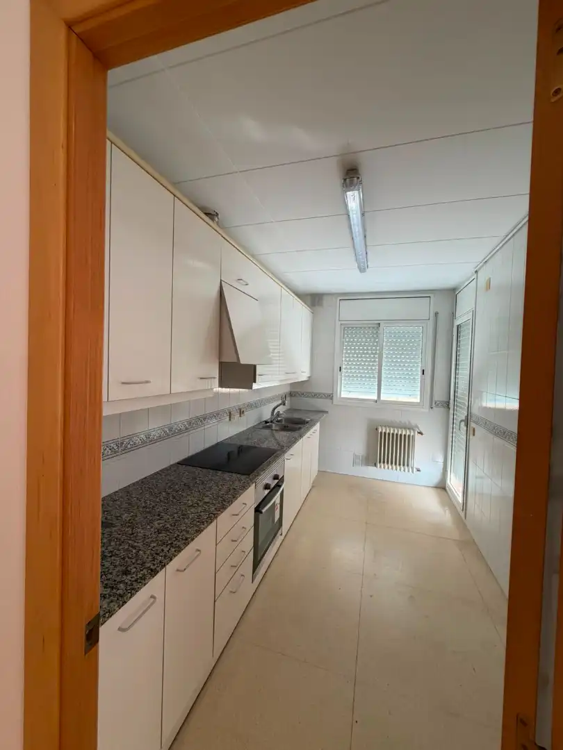 Flat with terrace for sale in Carrer de Maria Escalfet, imagen 3