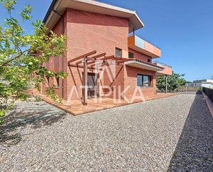 Vista exterior de Casa o xalet en venda en Mataró amb Aire condicionat i Terrassa