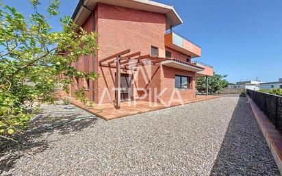 Vista exterior de Casa o xalet en venda en Mataró amb Aire condicionat, Calefacció i Parquet