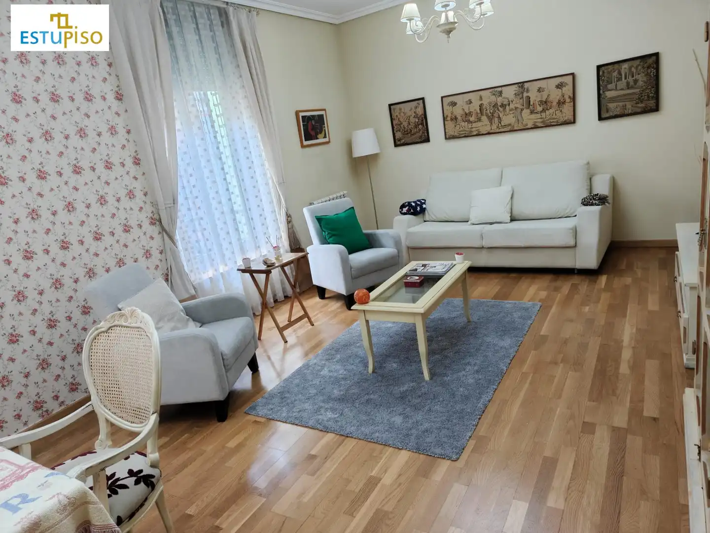Sala de estar de Piso de alquiler en León Capital  con Calefacción y Amueblado