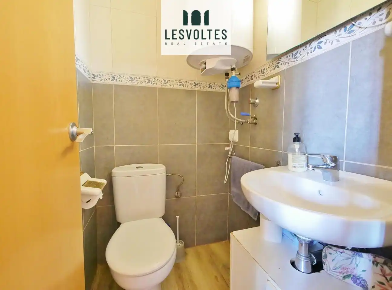 Houses for sale in Carrer de Martí Jordi Frigola, Centre