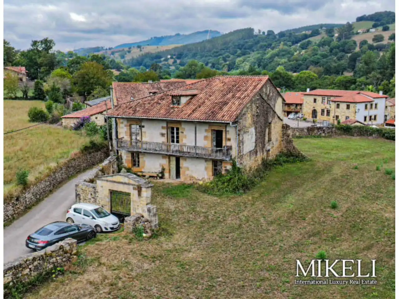 Vista exterior de Finca rústica en venta en Saro con Jardín privado y Parquet