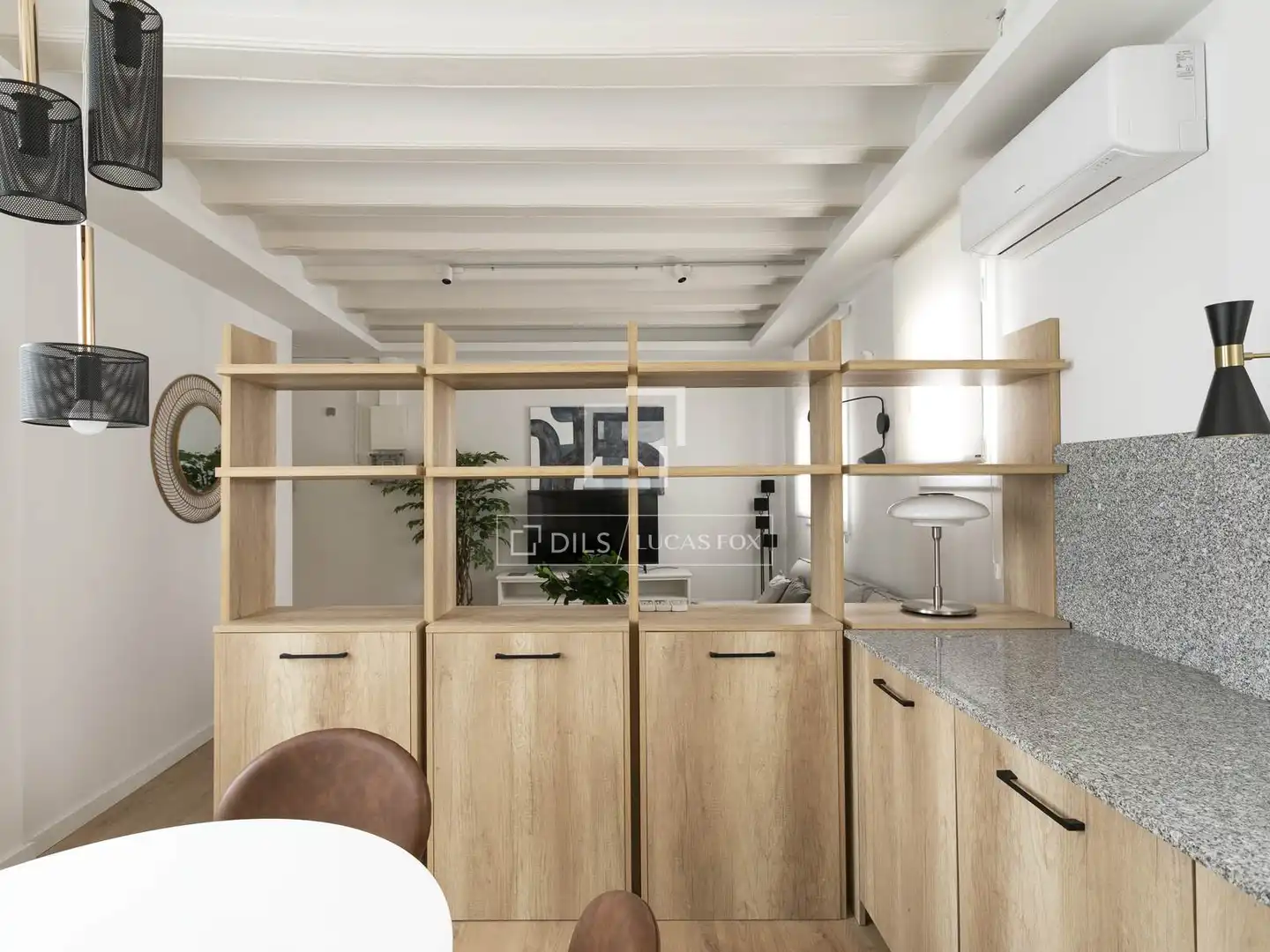 Cuina de Pis en venda en Barcelona amb Aire condicionat, Terrassa i Moblat