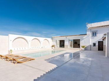 Casa con piscina en venta en Zona de la Vega