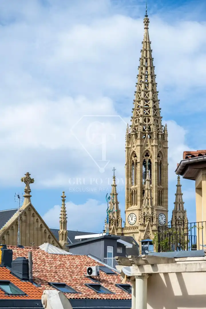 Vista exterior de Piso en venta en Donostia - San Sebastián  con Calefacción y Balcón