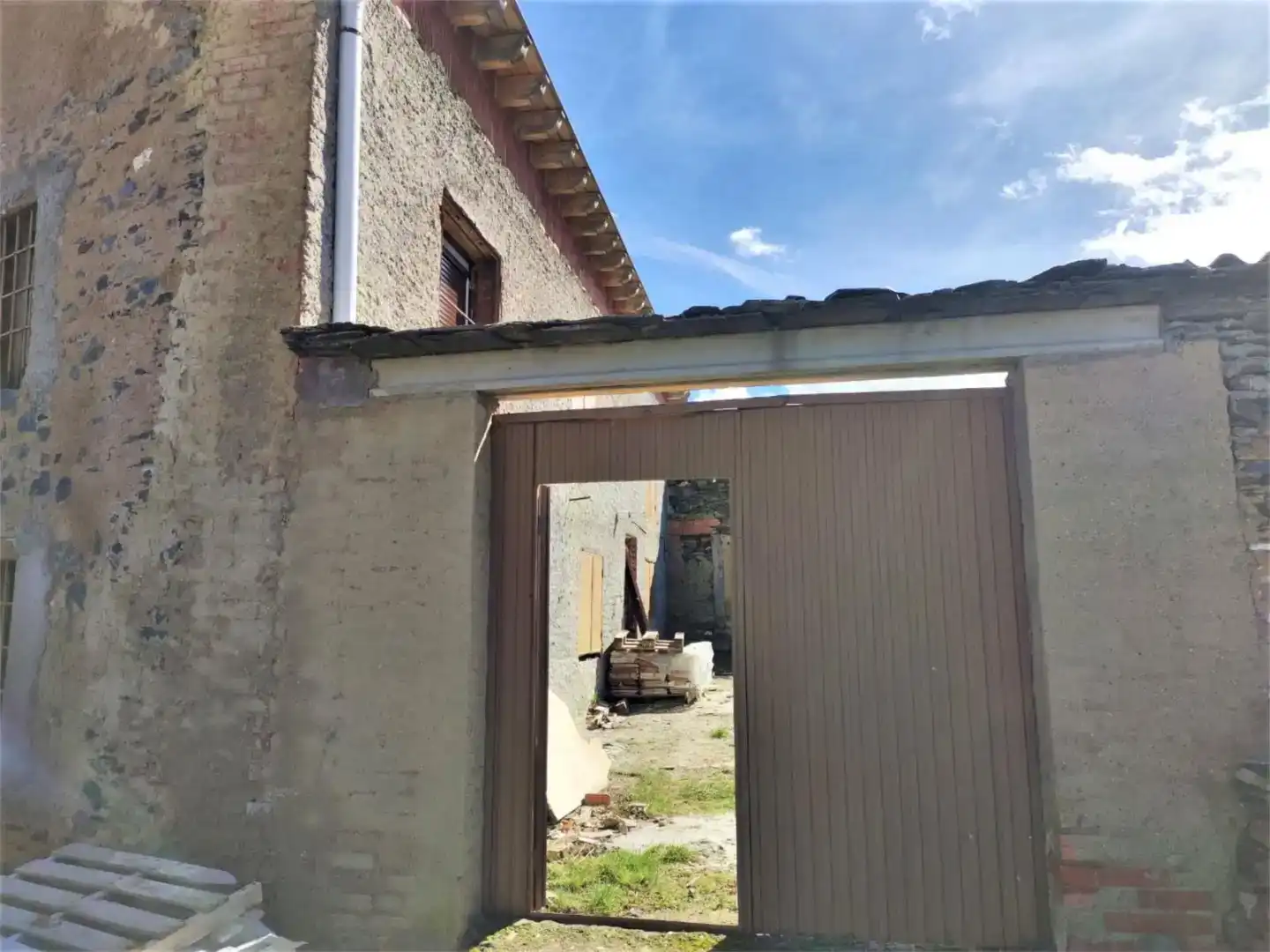Vista exterior de Pis en venda en Riaza amb Jardí privat, Traster i Balcó