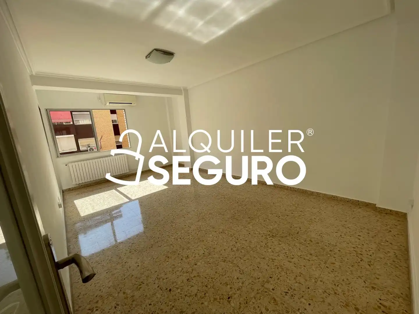Vista exterior de Pis de lloguer en Zaragoza amb Calefacció i Terrassa