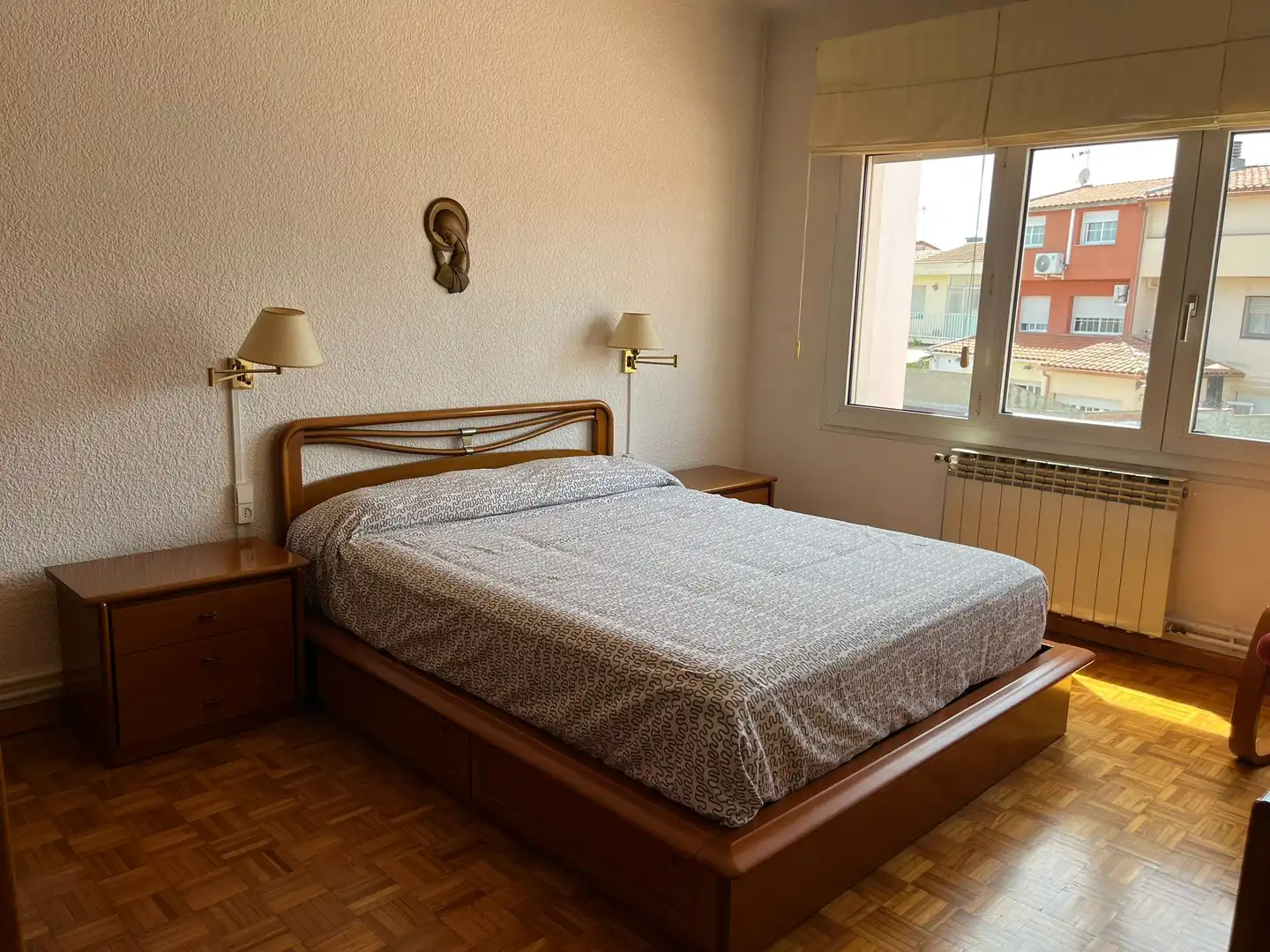 Habitación de Casa adosada en venta en Esparreguera con Calefacción, Trastero y Amueblado