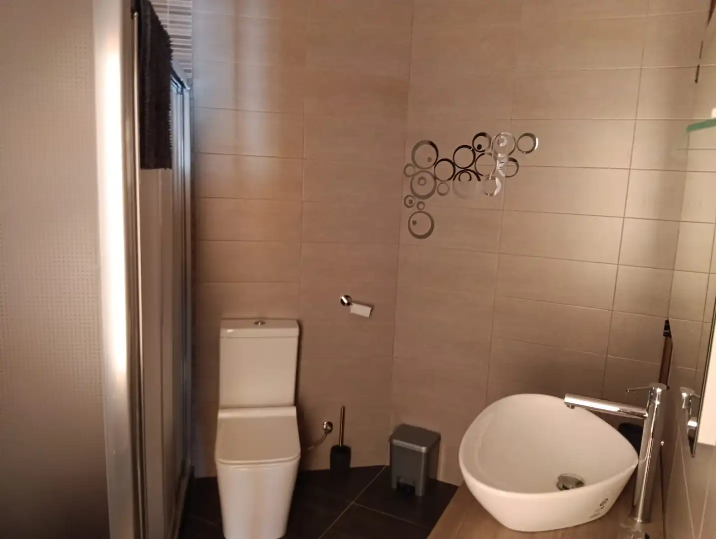 Bathroom of Flat for sale in Yunquera  with Heating, Terrace and Oven