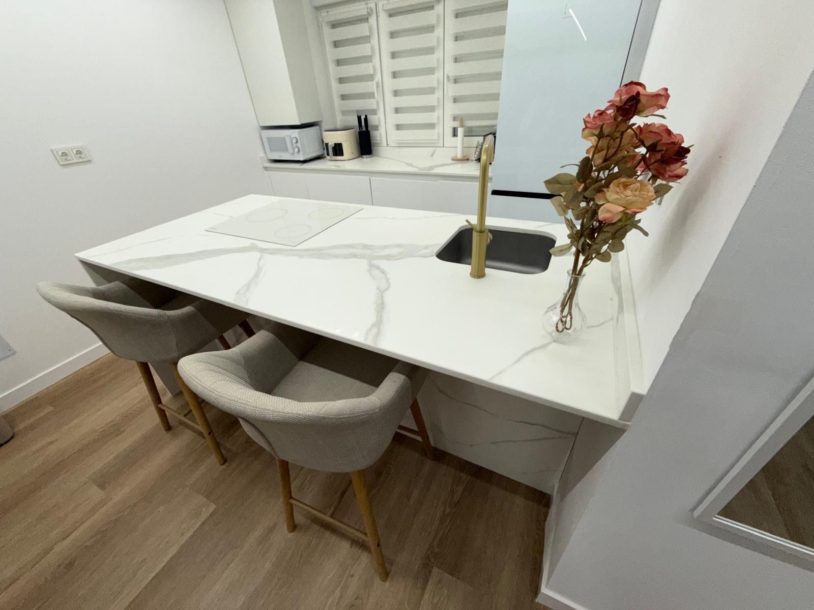 Cuina de Pis en venda en Gijón  amb Calefacció, Parquet i Forn