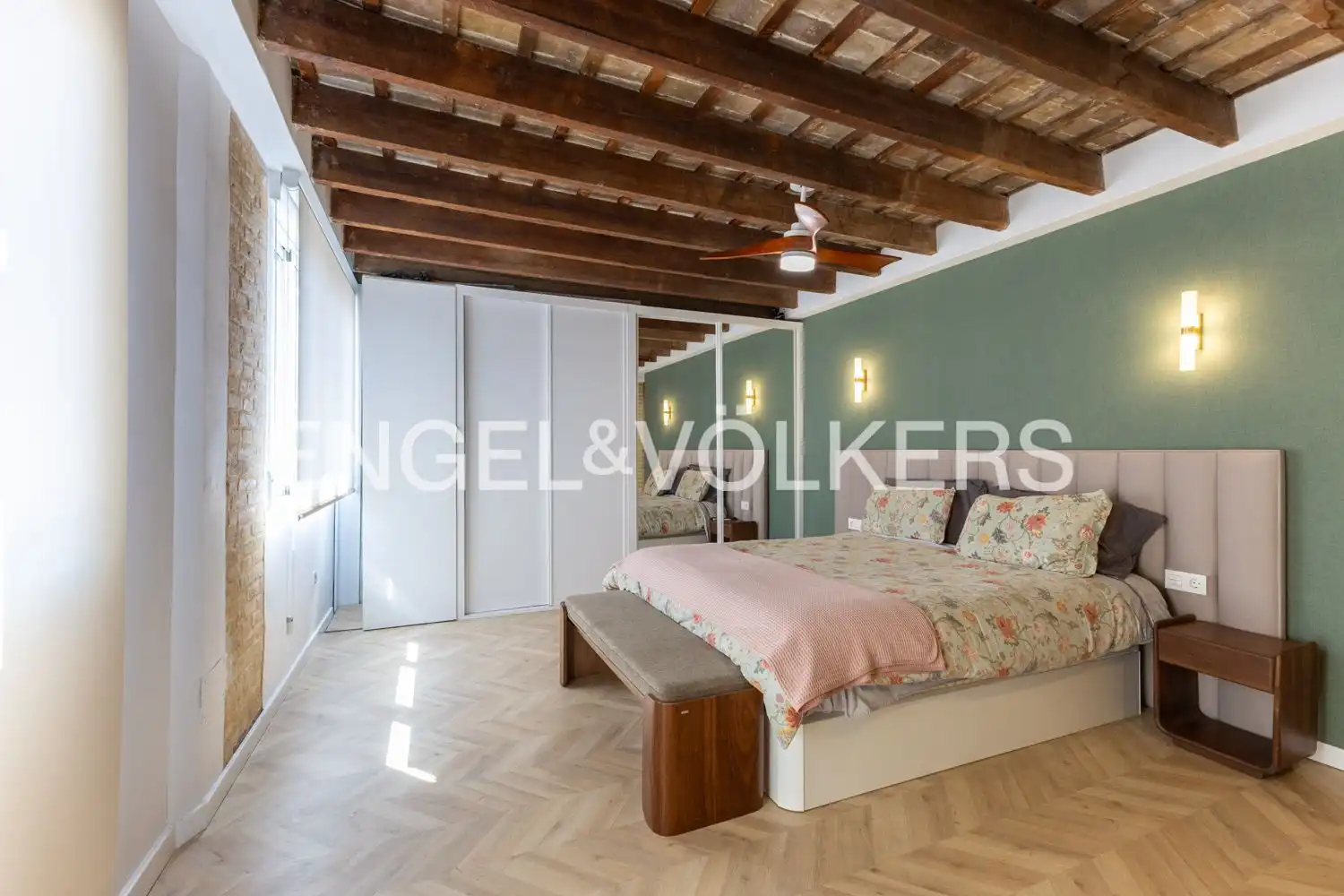 Bedroom of Attic for sale in Valencia  with Air Conditioner, Heating and Parquet flooring