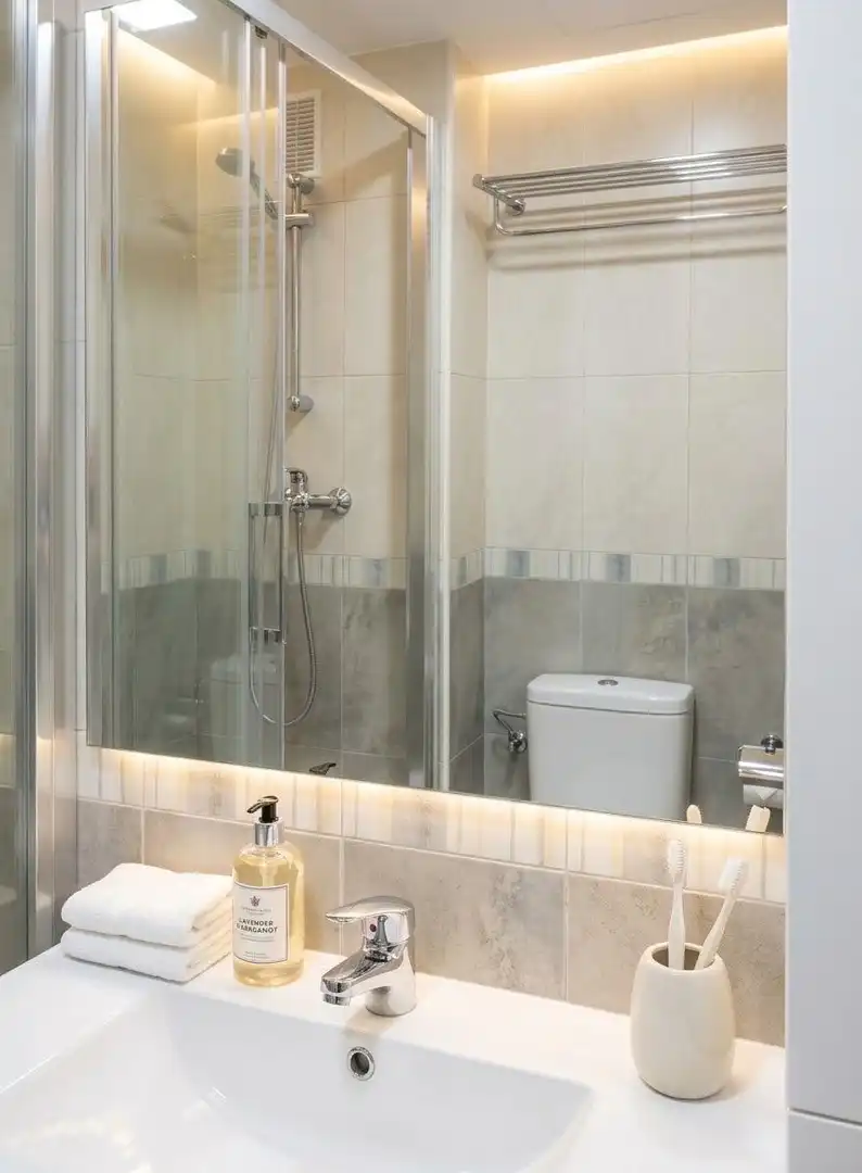 Bathroom of Flat for rent in Málaga  with Air Conditioner, Heating and Terrace