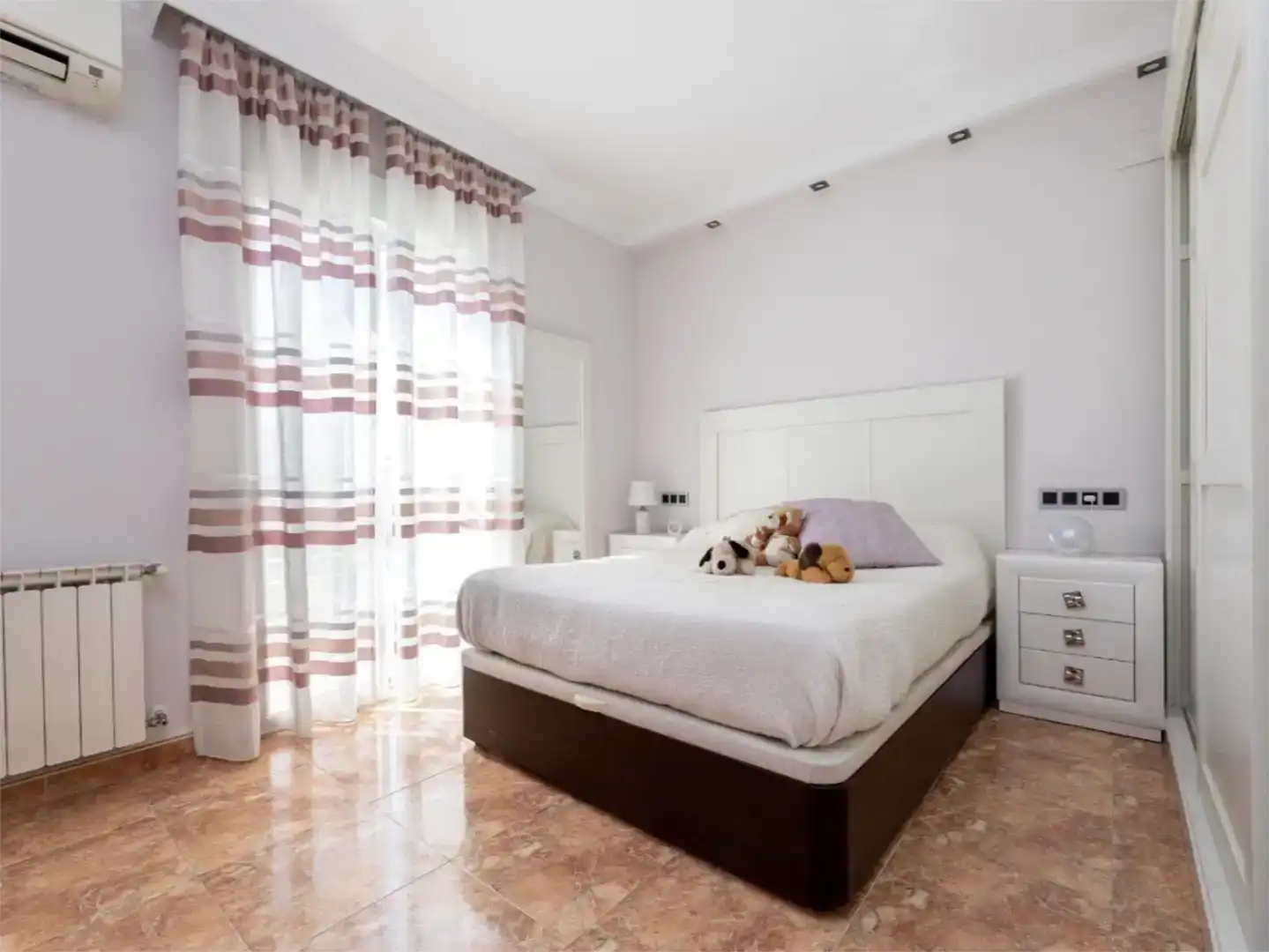Dormitori de Casa adosada en venda en Armilla amb Aire condicionat i Traster