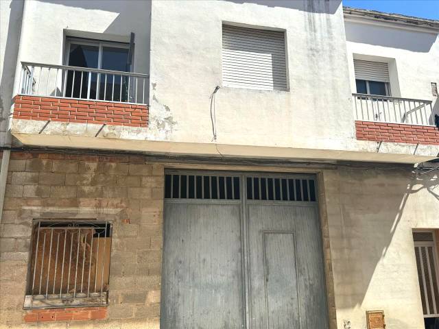 Local comercial en Venta en Verge De La Consolacio en Llutxent