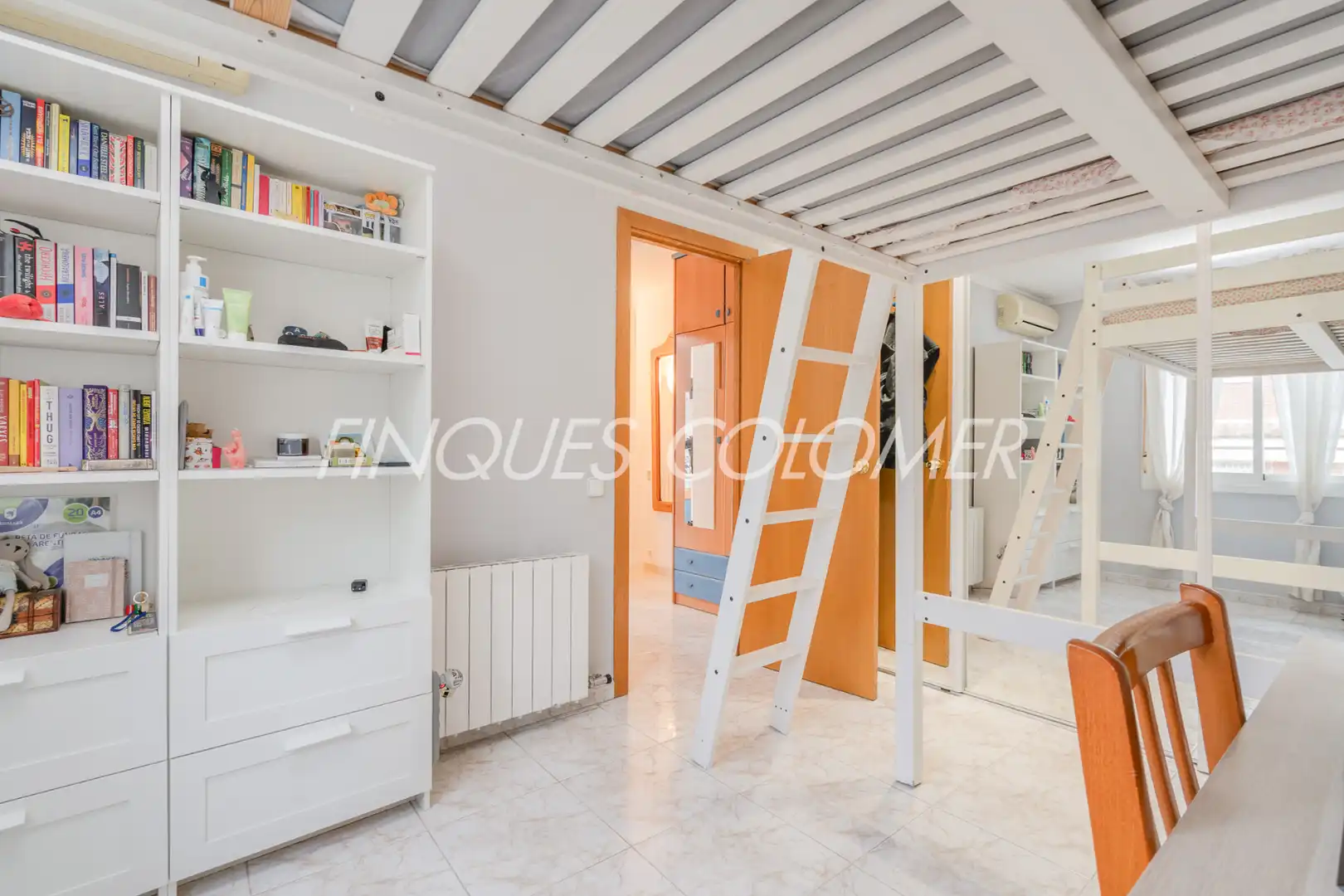 Habitación de Dúplex en venta en Rubí con Aire acondicionado, Calefacción y Jardín privado
