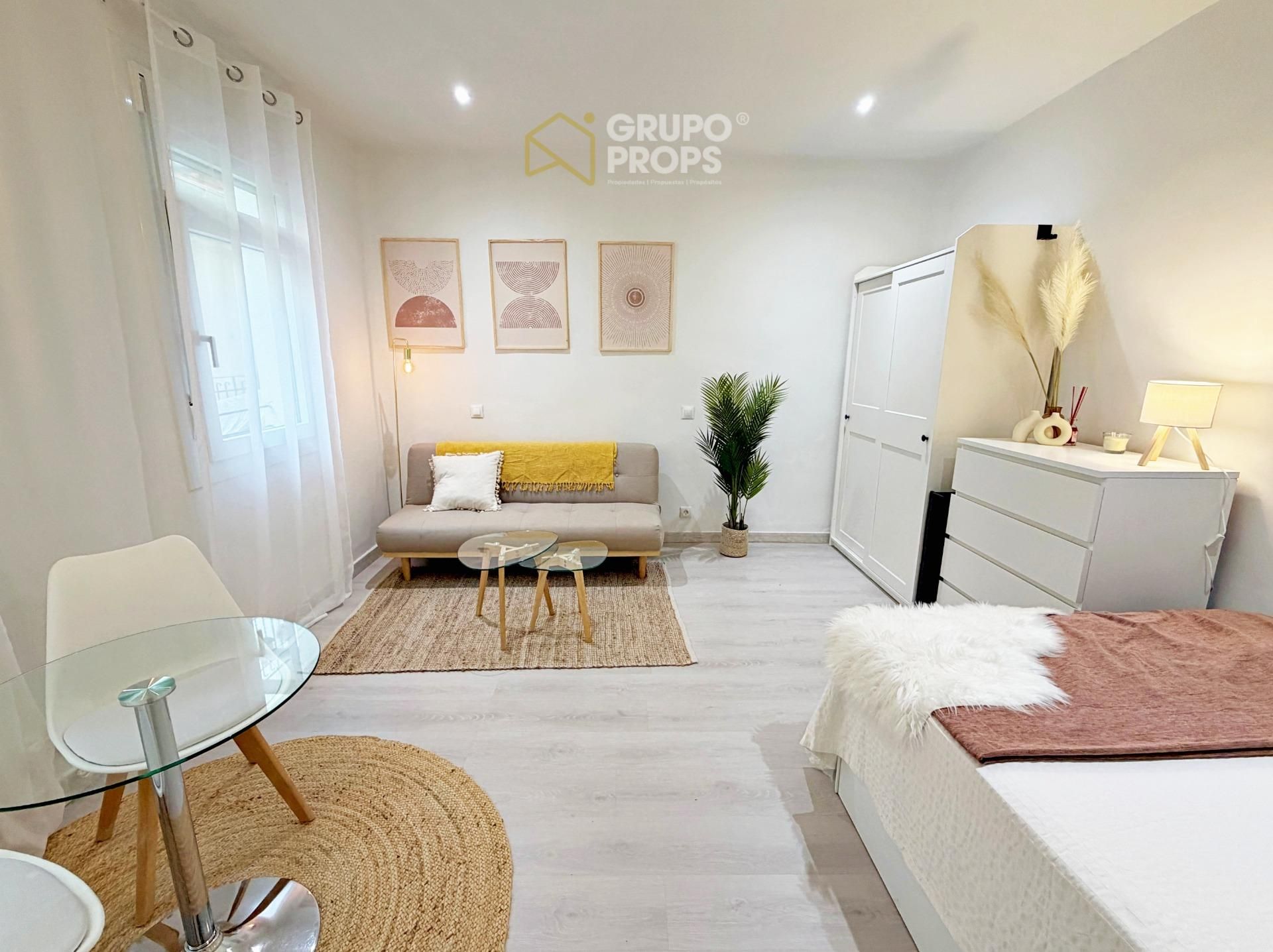 Bedroom of Apartment to rent in  Madrid Capital  with Air Conditioner, Heating and Alarm