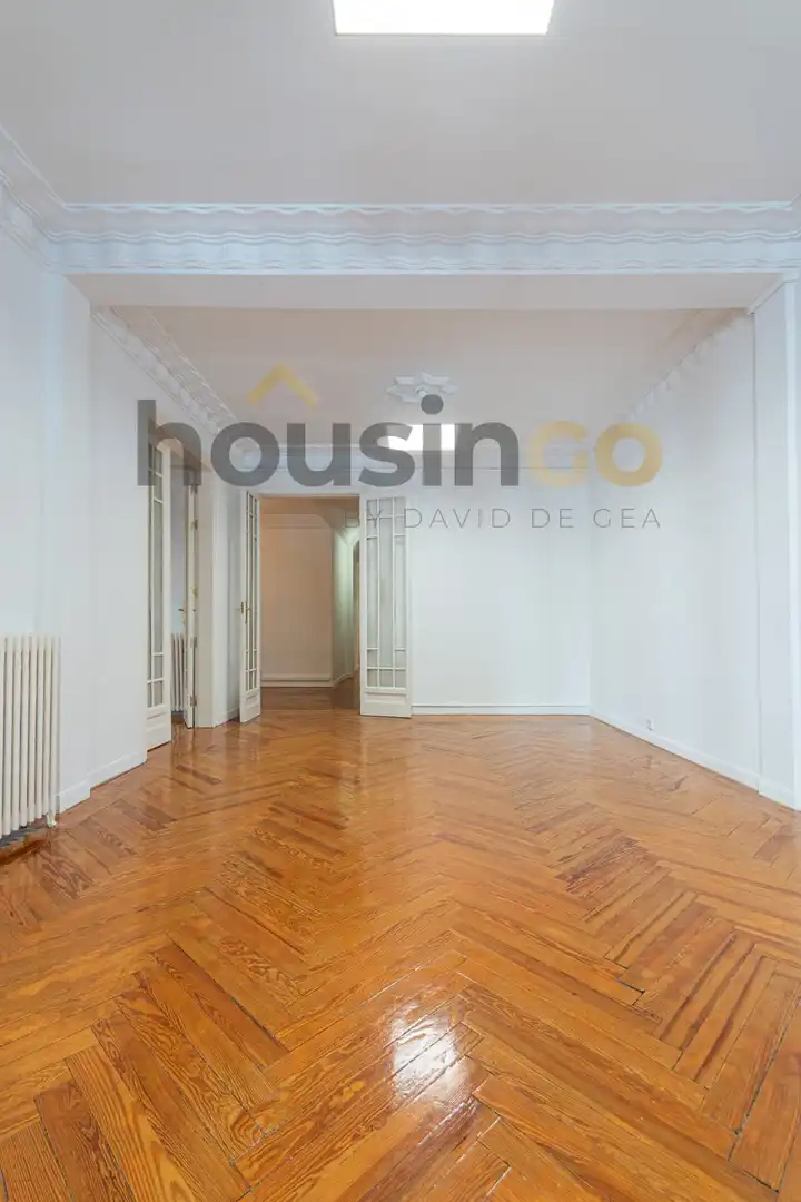 Living room of Office for rent in Madrid  with Air Conditioner, Heating and Balcony