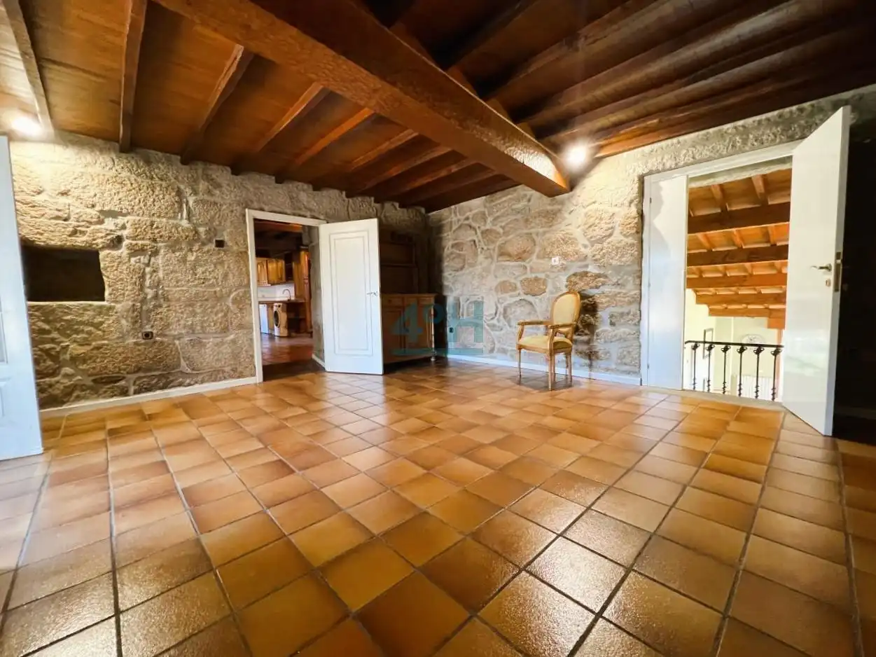 Finca rústica de alquiler en San Cibrao das Viñas con Calefacción, Jardín privado y Terraza