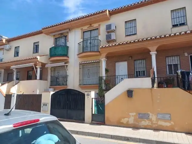Vista exterior de Casa adosada en venta en Vegas del Genil