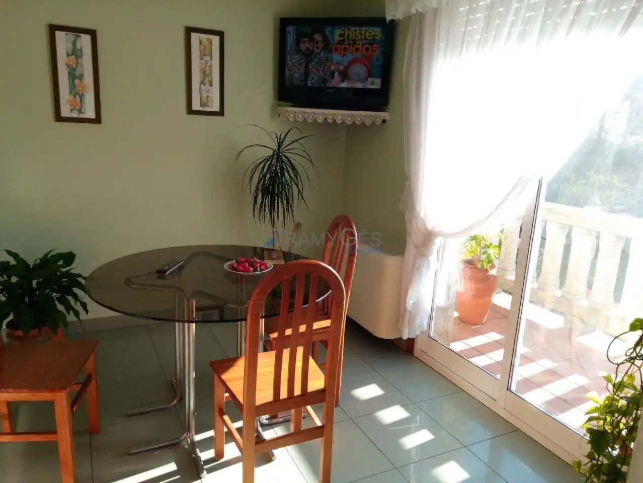 Comedor de Casa adosada en venta en Vigo  con Calefacción, Jardín privado y Parquet
